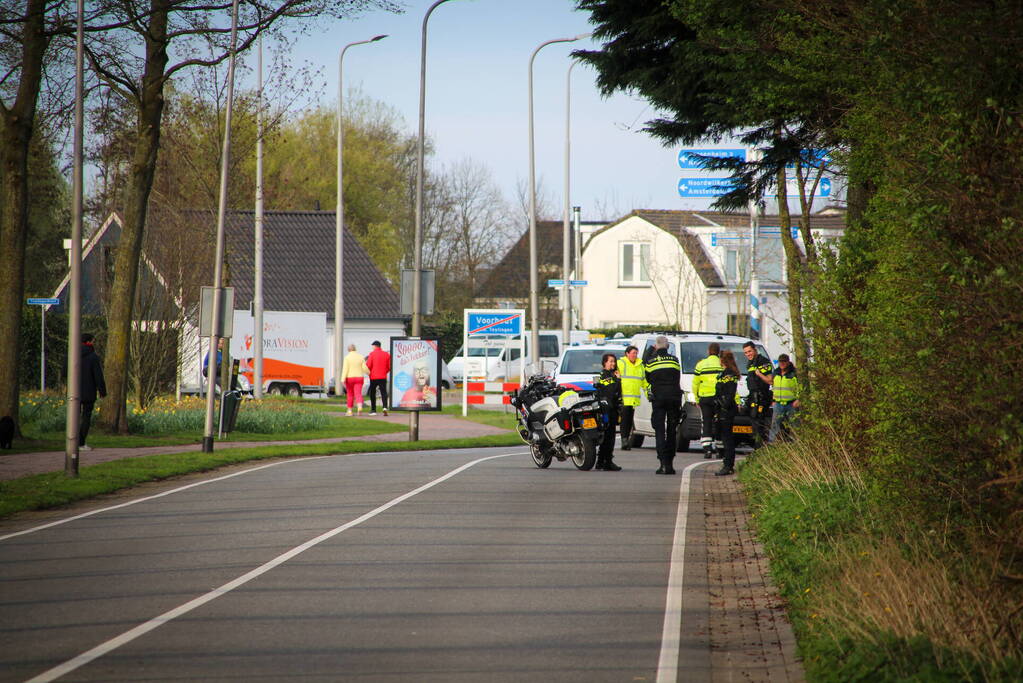 Scooter vliegt in brand na valpartij, bestuurder gewond