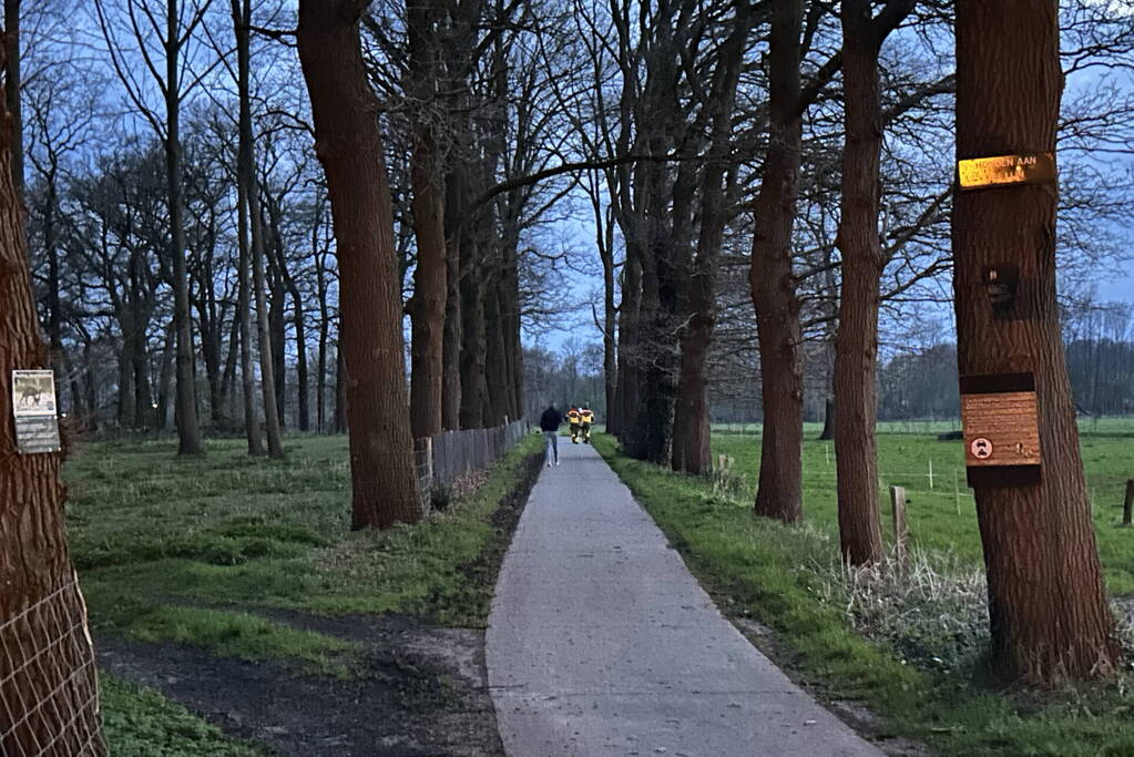 Brandweer schiet vastzittende personen op voetpont te hulp