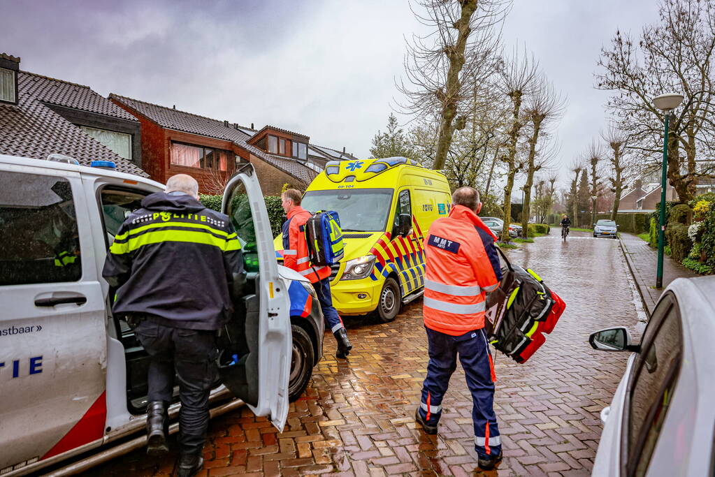 Traumahelikopter landt op grasveld naast Vlinderpad