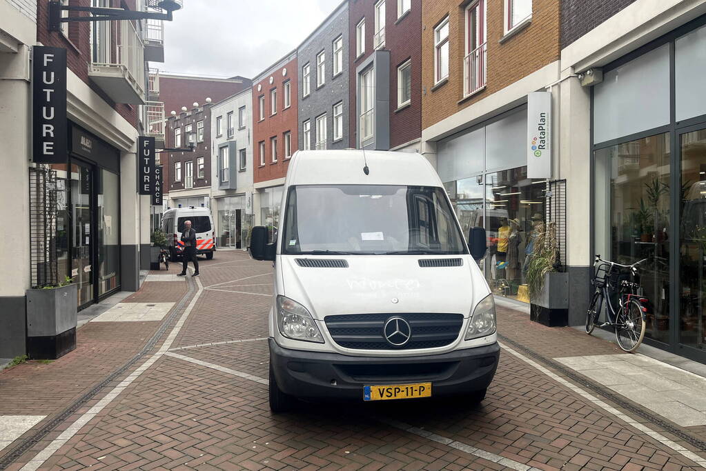 90-jarige vrouw overleden na aanrijding met bestelbus