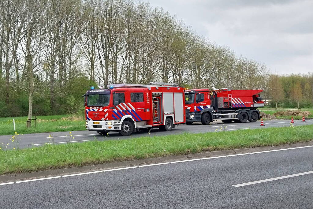 Veel rook vanaf rijdende vrachtwagen