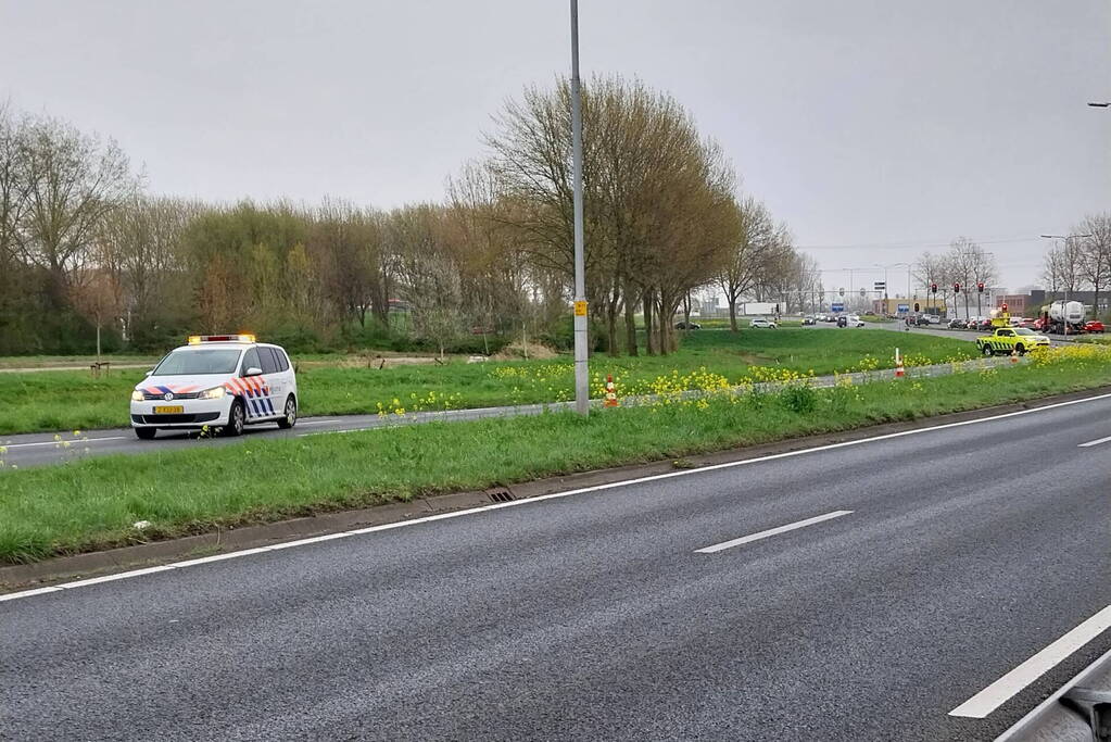 Veel rook vanaf rijdende vrachtwagen