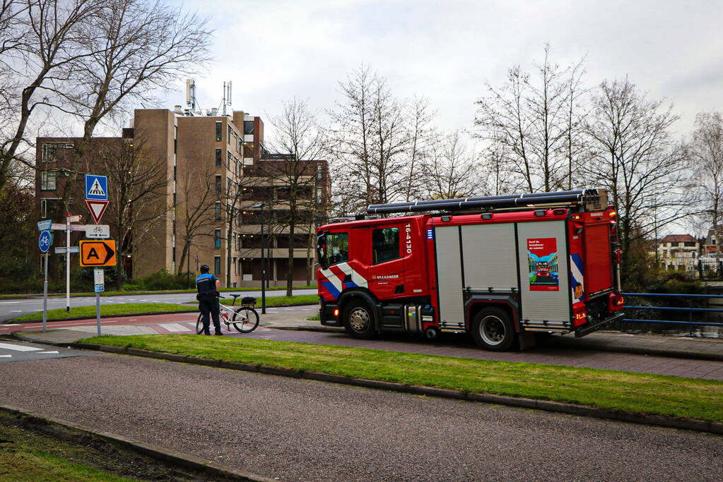 Brandweer ingezet nadat zonnescherm kapot waait