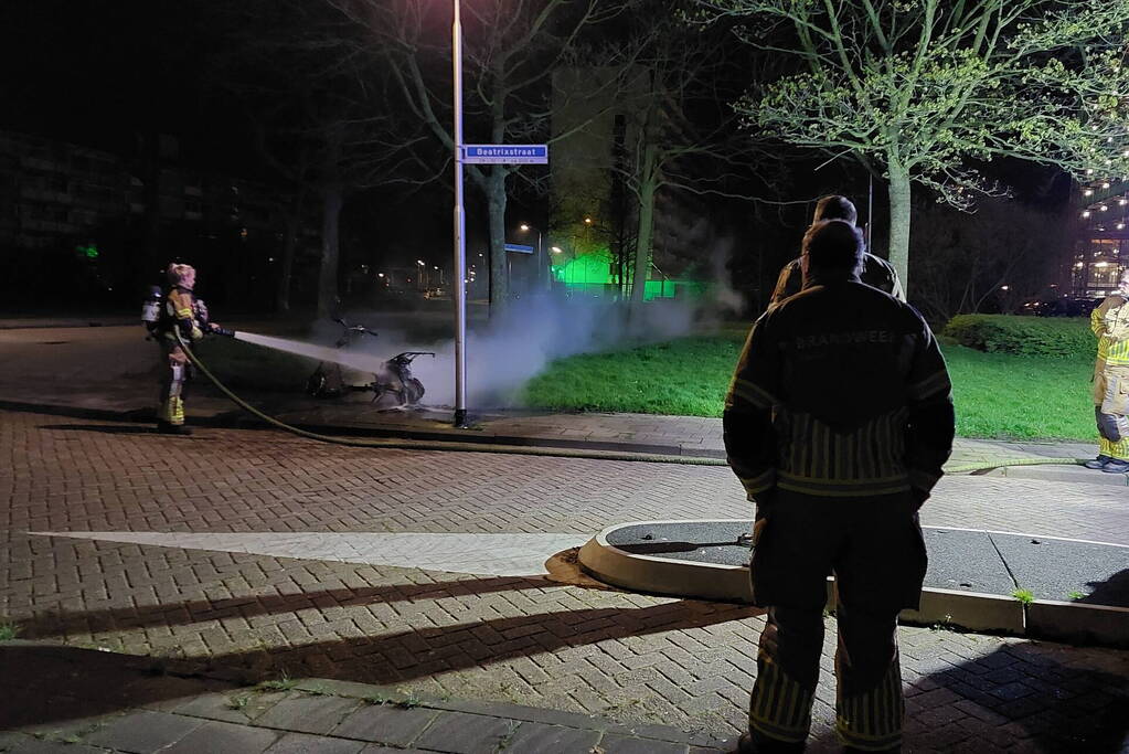 Deelscooter volledig uitgebrand