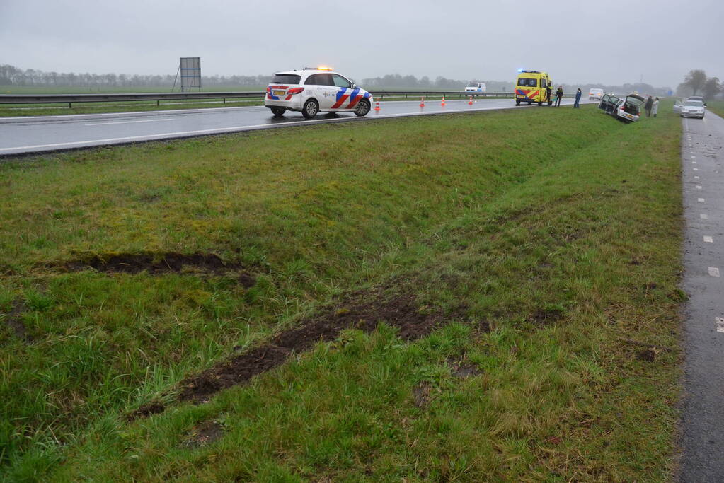 Automobilist verliest macht over stuur en belandt in greppel