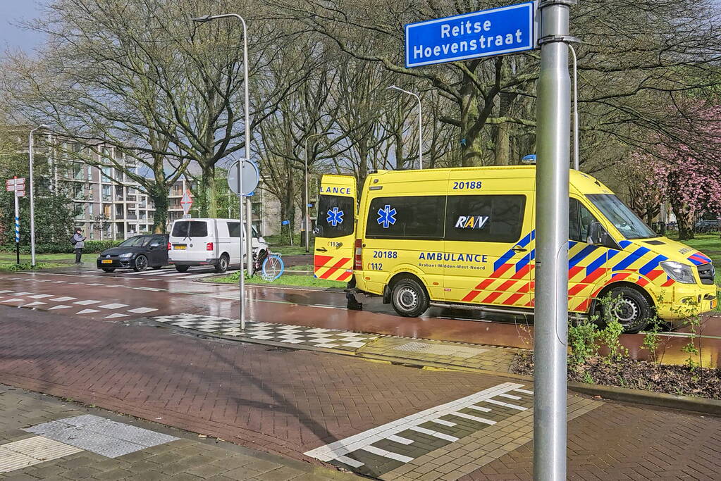 Wederom fietser aangereden op bekende kruising