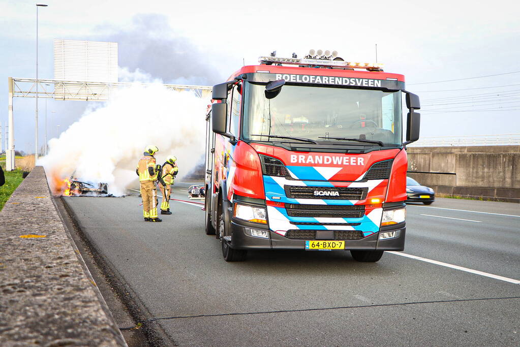 Auto brand volledig af, a4 grotendeels afgesloten