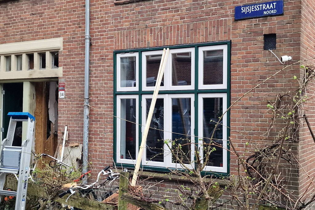 Explosie bij woning in Vogelbuurt