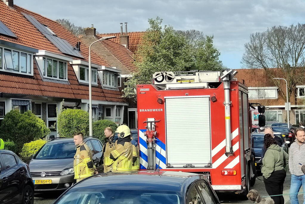 Brandweer controleert meterkast op mogelijke brand