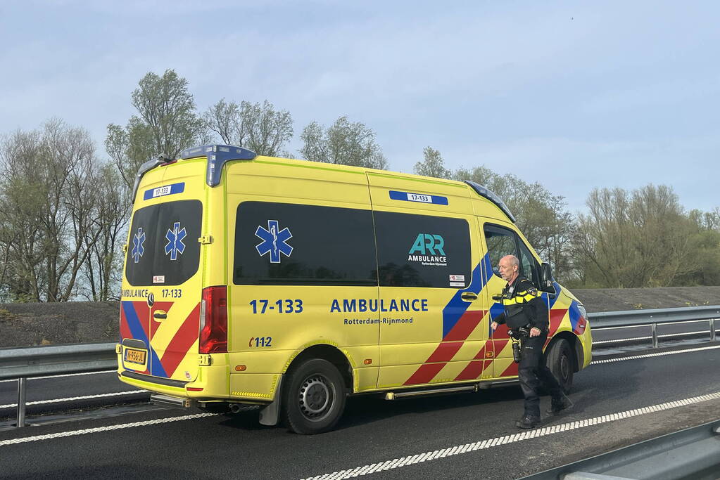 Flinke file door ongeval met drie voertuigen