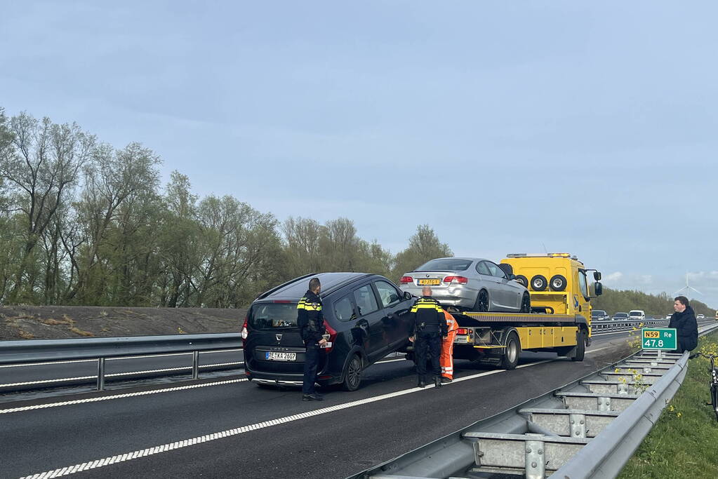 Flinke file door ongeval met drie voertuigen