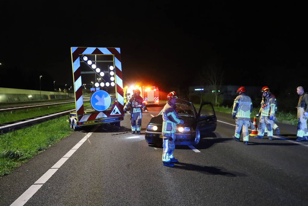 Automobilist klapt op pijlwagen