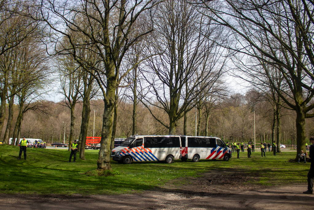 Politie massaal aanwezig bij demonstratie, meerdere charges uitgevoerd