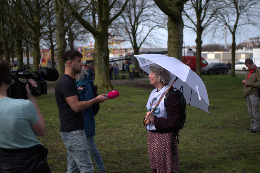 Politie massaal aanwezig bij demonstratie, meerdere charges uitgevoerd