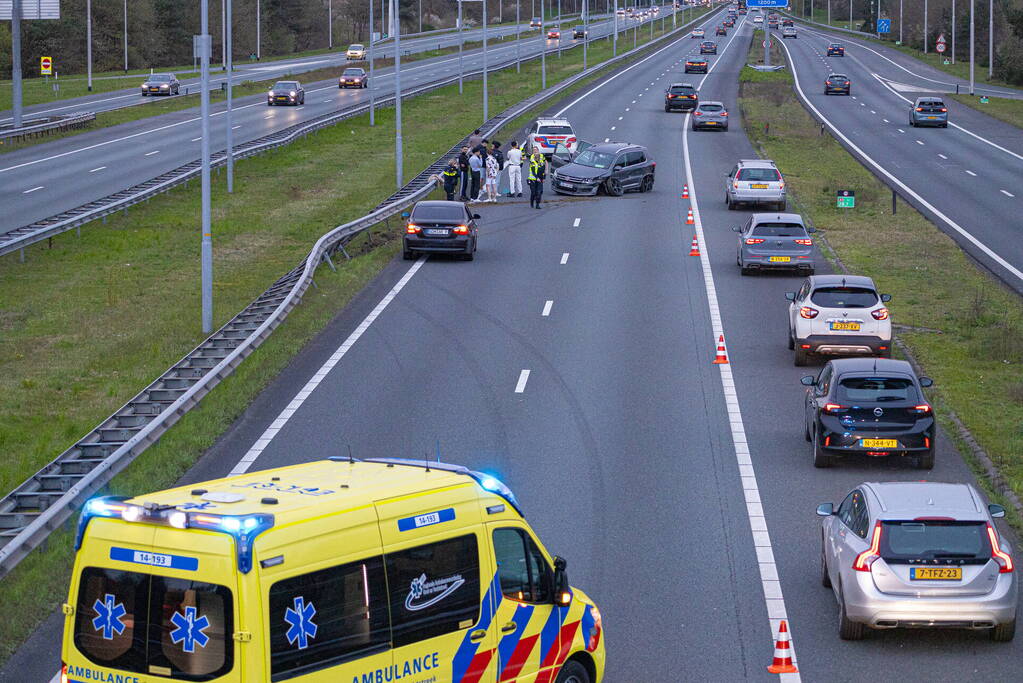 Flinke schade na ongeval op snelweg