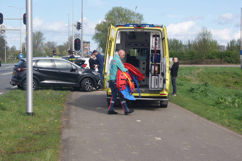 Persoon gewond bij aanrijding tussen twee voertuigen