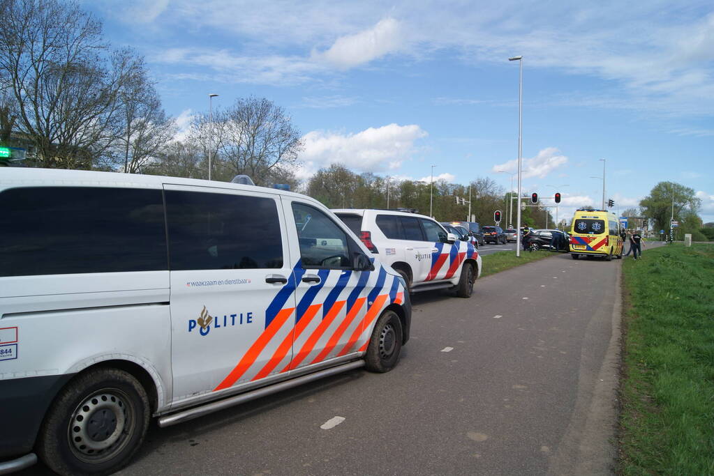 Persoon gewond bij aanrijding tussen twee voertuigen