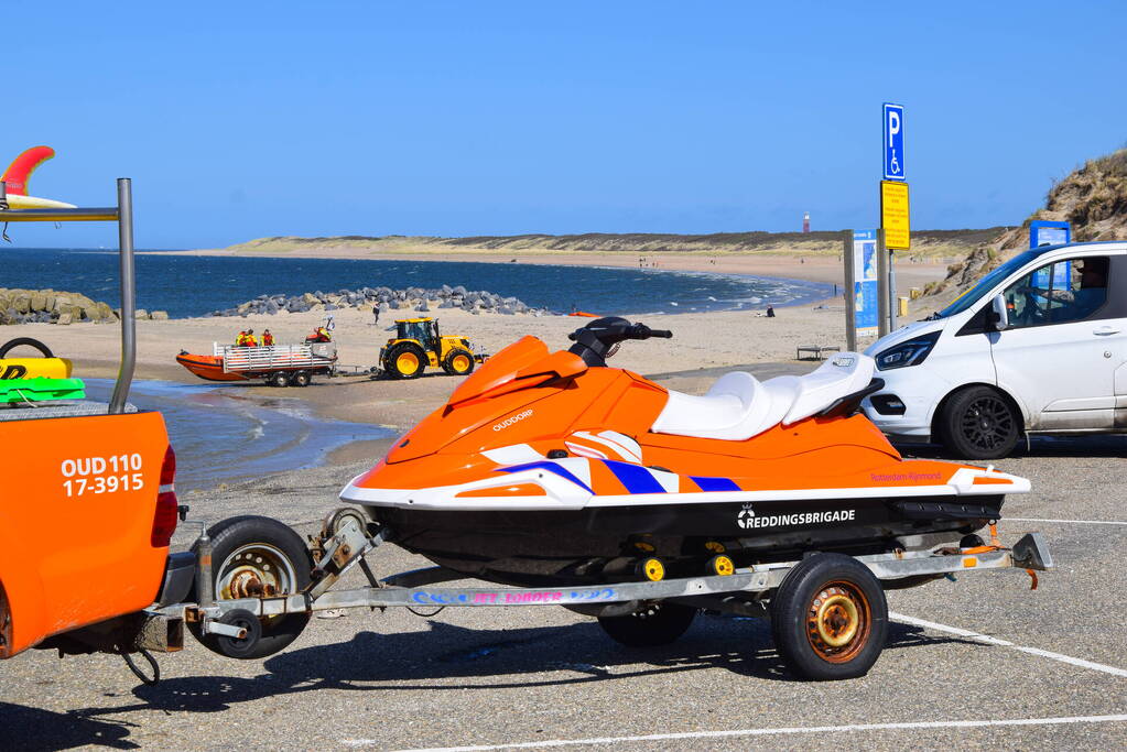 Hulpdiensten groots ingezet voor kitesurfer in de problemen