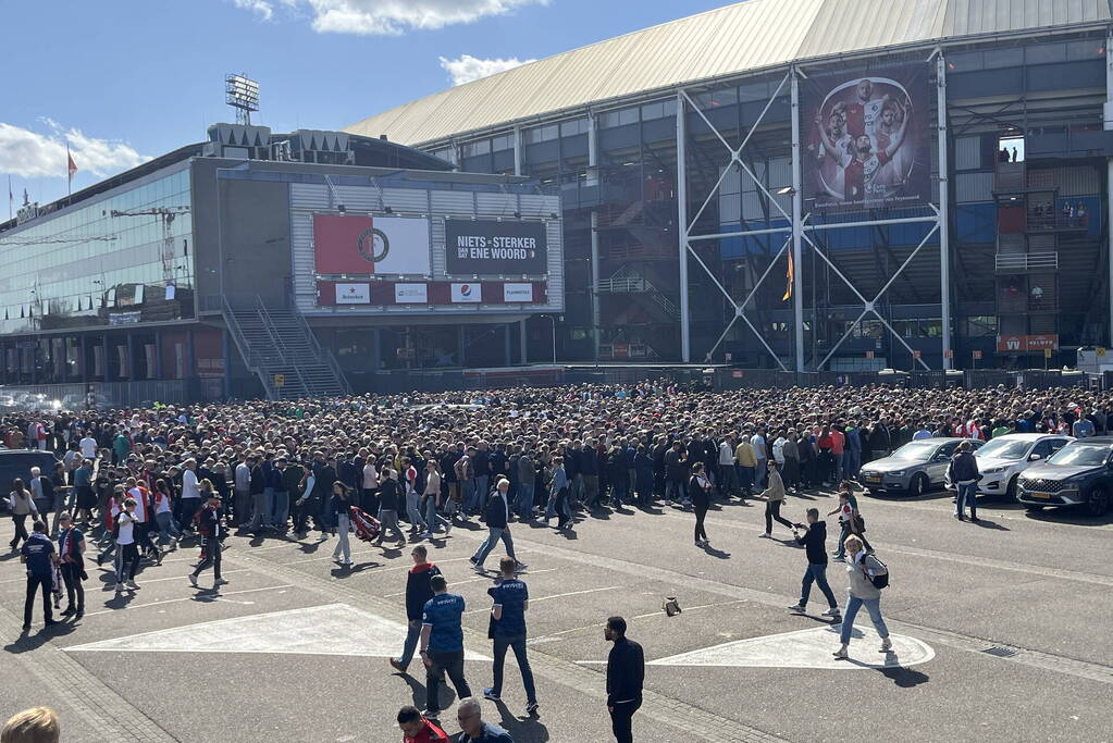 Grote drukte rondom Kuip in aanloop van klassieker