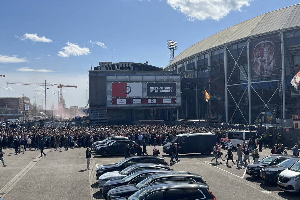 Grote drukte rondom Kuip in aanloop van klassieker