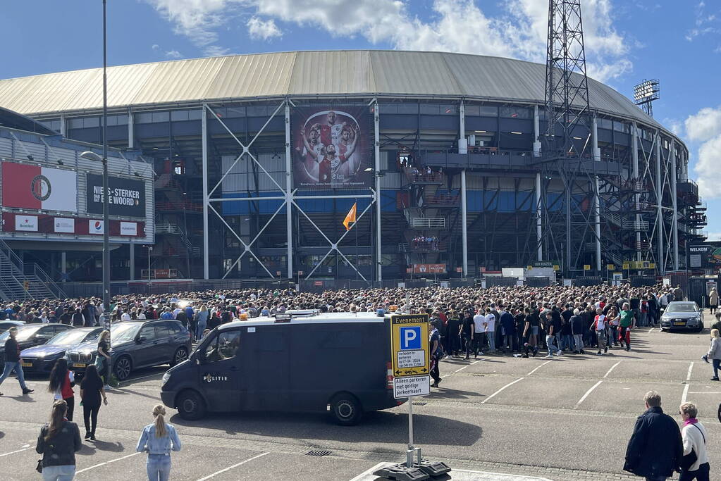 Grote drukte rondom Kuip in aanloop van klassieker