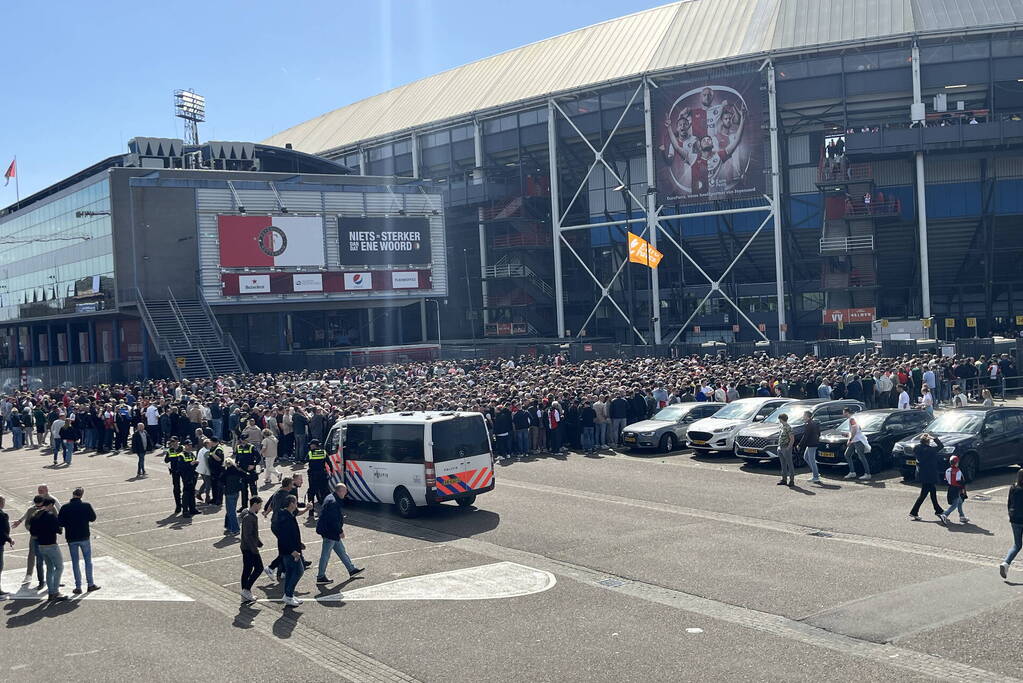 Grote drukte rondom Kuip in aanloop van klassieker