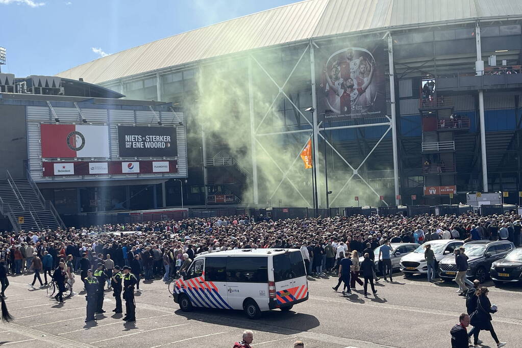 Grote drukte rondom Kuip in aanloop van klassieker