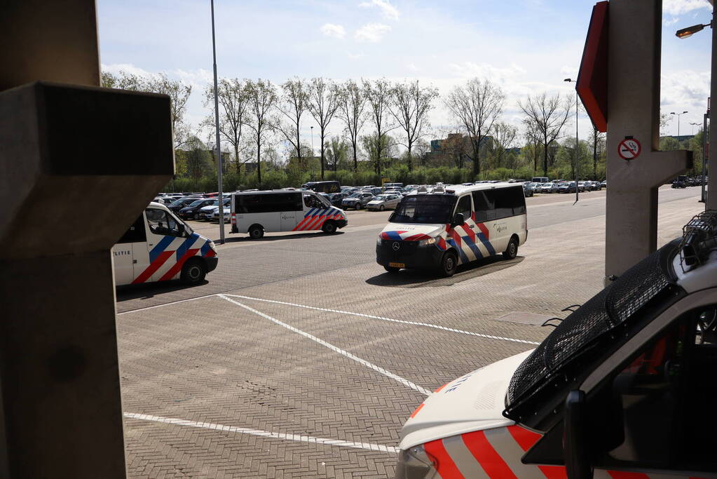 Politie massaal ingezet na onrust rondom voetbalwedstrijd