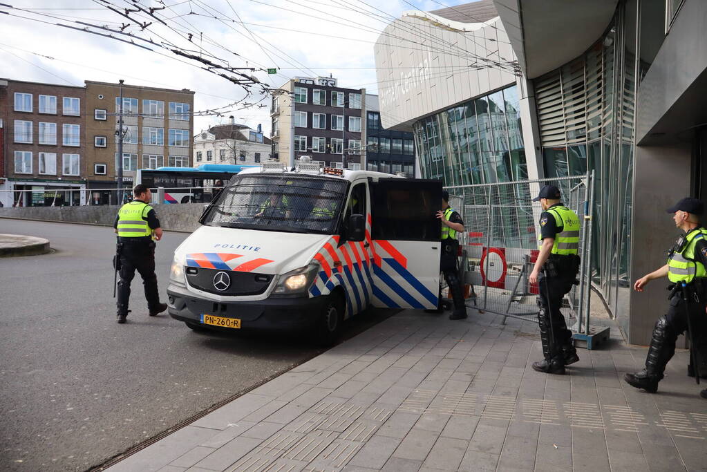 Politie massaal ingezet na onrust rondom voetbalwedstrijd