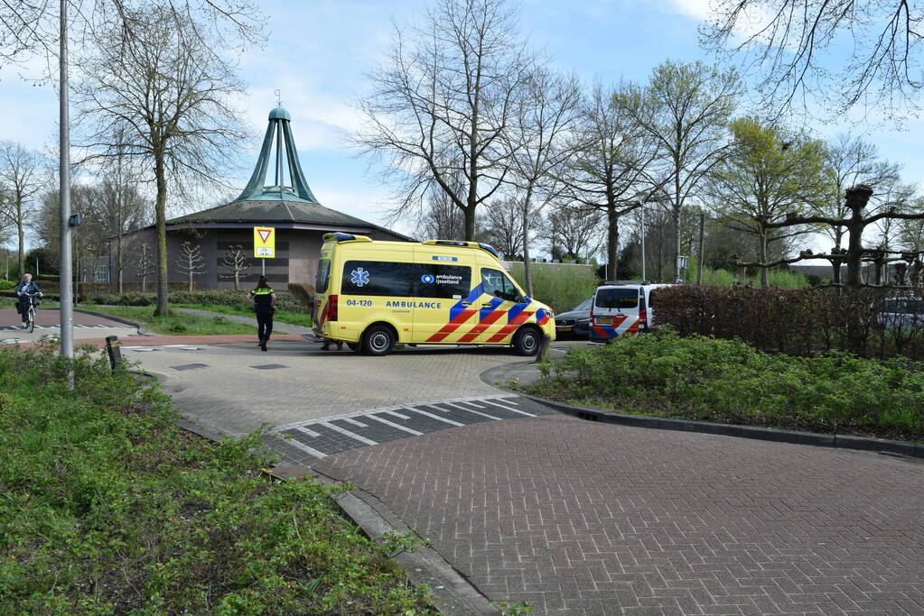 Fietser en voetganger botsen op oversteekplaats