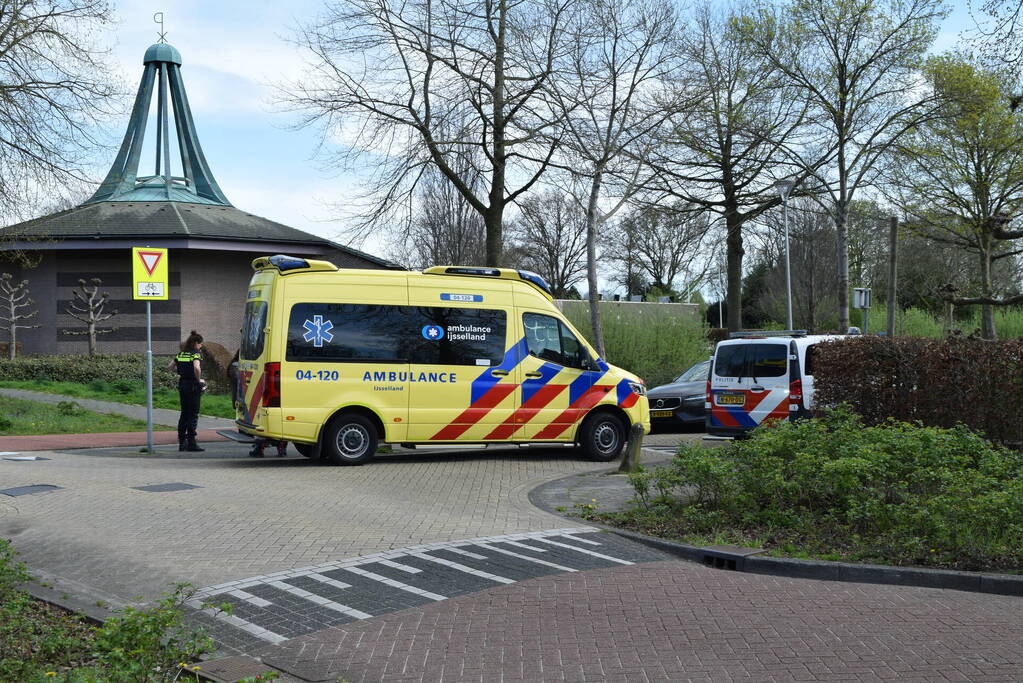 Fietser en voetganger botsen op oversteekplaats