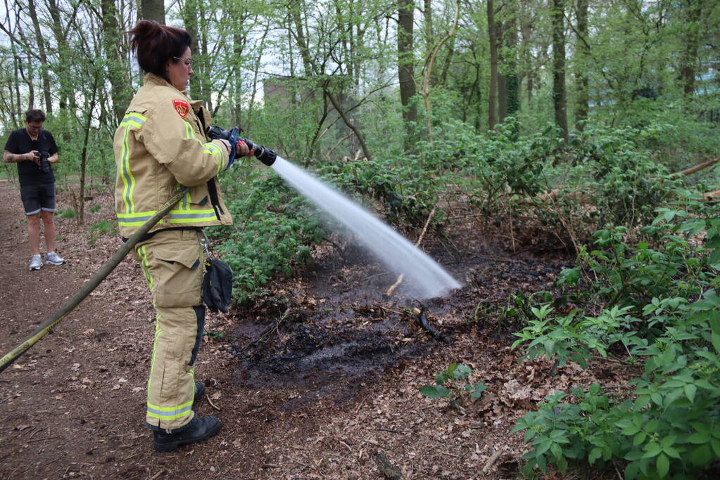 Bermbrand snel onder controle