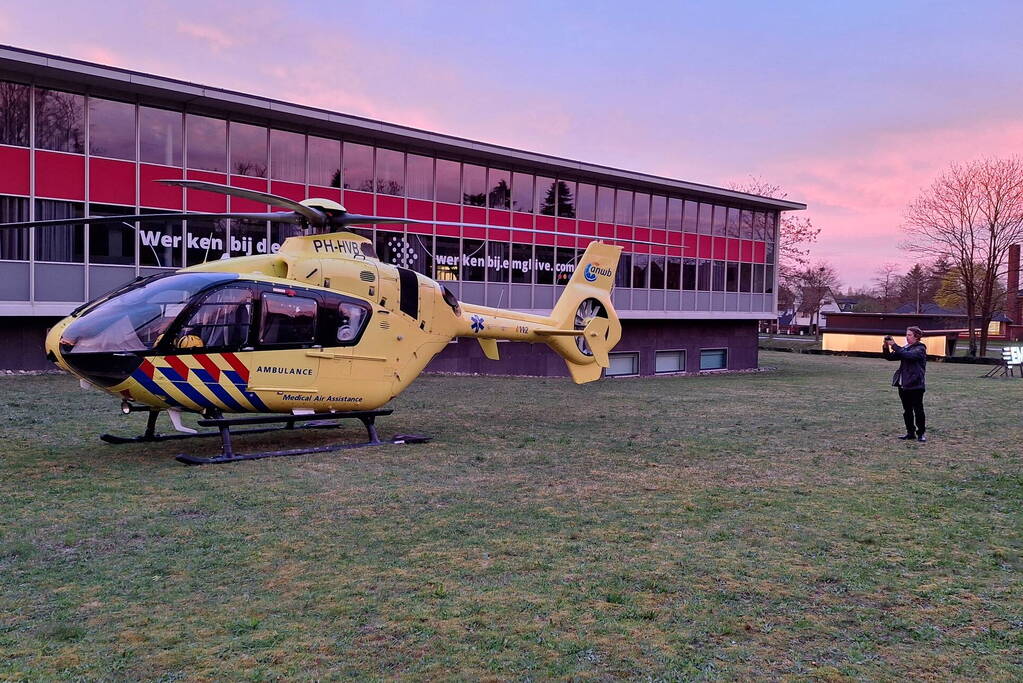 Traumahelikopter geland naast Mediapark