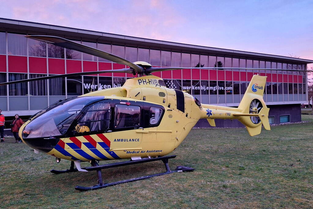 Traumahelikopter geland naast Mediapark