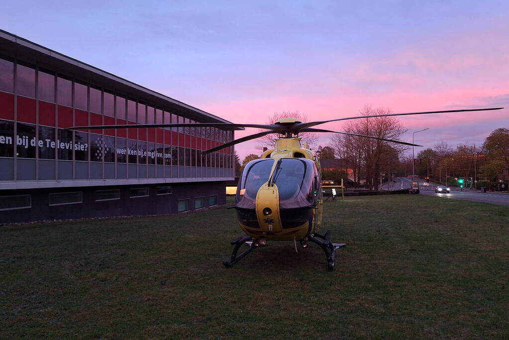 Traumahelikopter geland naast Mediapark