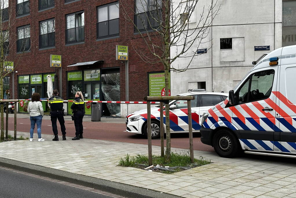 Veel schade bij ramkraak supermarkt