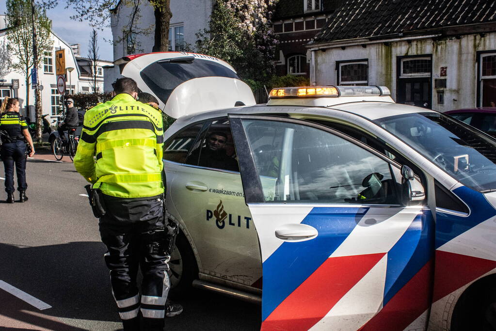 Gewonde, aanhouding en schade na kop-staartbotsing