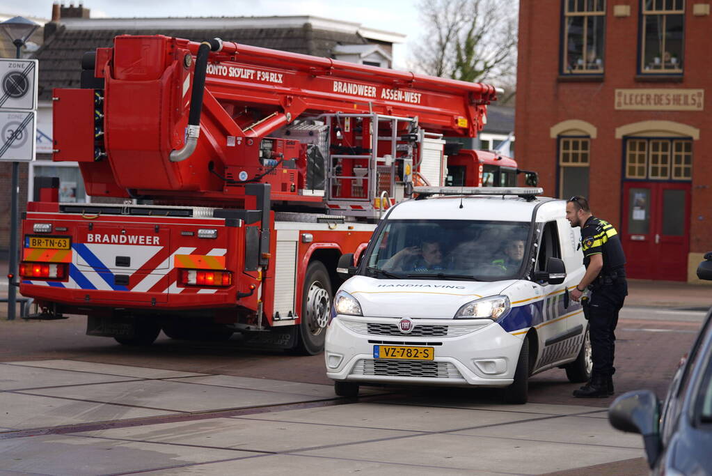 Brandweer groots ingezet voor brand in magnetron