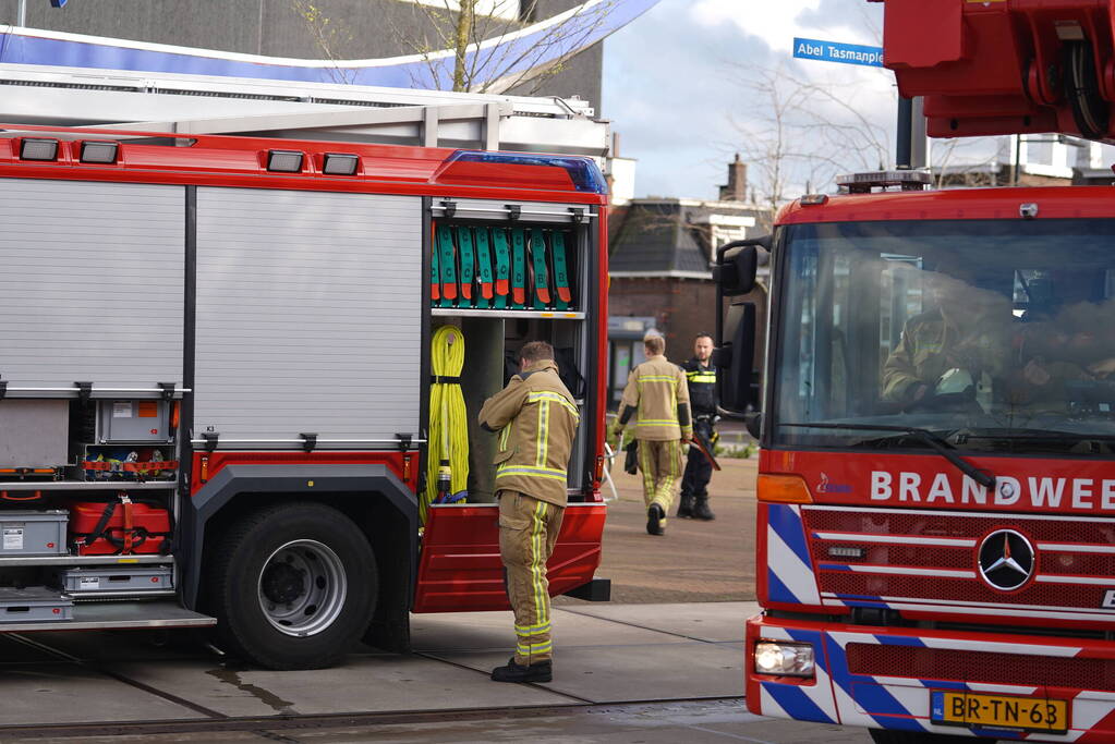 Brandweer groots ingezet voor brand in magnetron