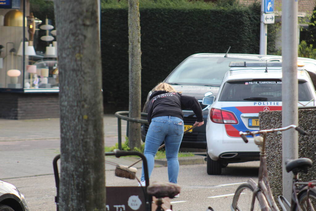 Veel schade na botsing tussen personenauto's