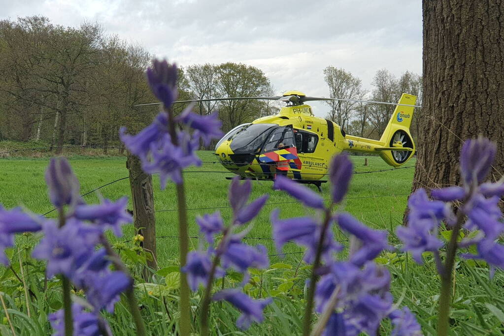 Traumahelikopter landt voor medisch incident