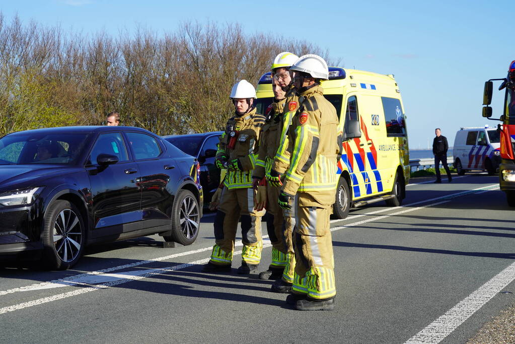 Twee gewonden bij flinke kop-staartbotsing