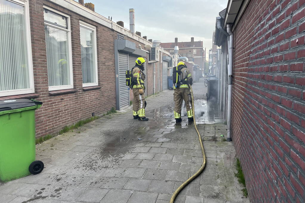 Kliko in brand tegen houten schuur