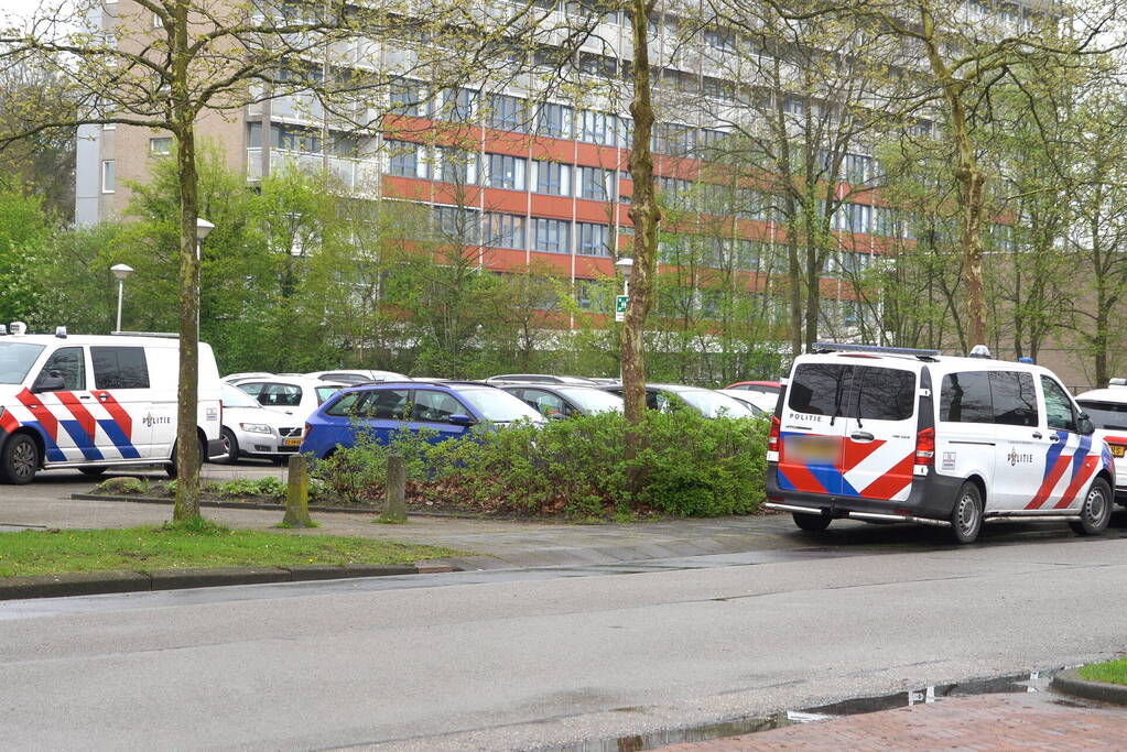 Terra College tijdelijk vergrendeld vanwege mogelijk persoon met vuurwapen op plein