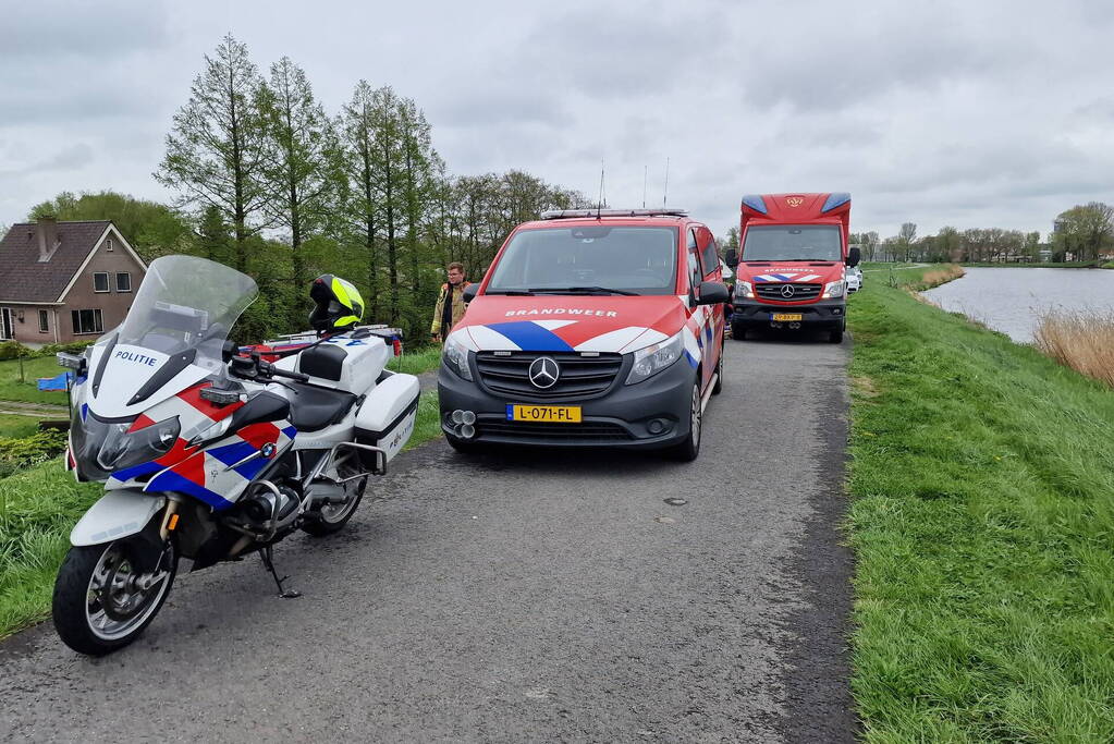 Twee auto's verwoest door brand in bijgebouw