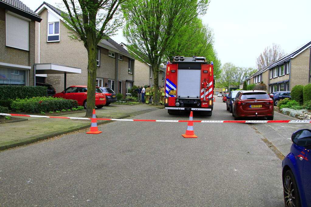 Onderzoek naar mogelijke gaslekkage in tuin