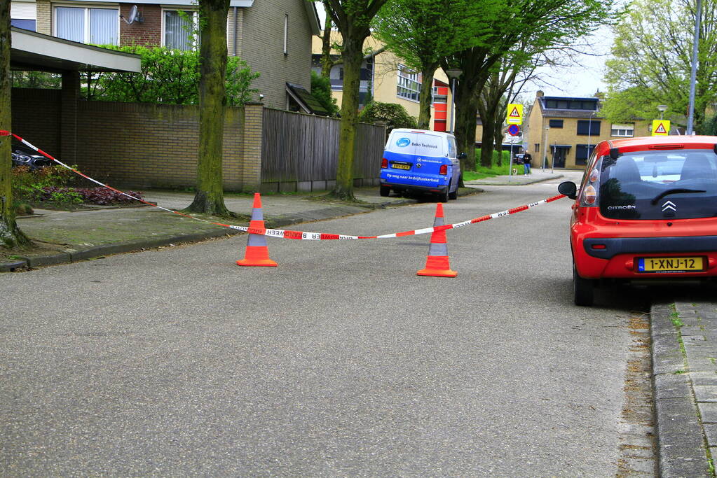 Onderzoek naar mogelijke gaslekkage in tuin