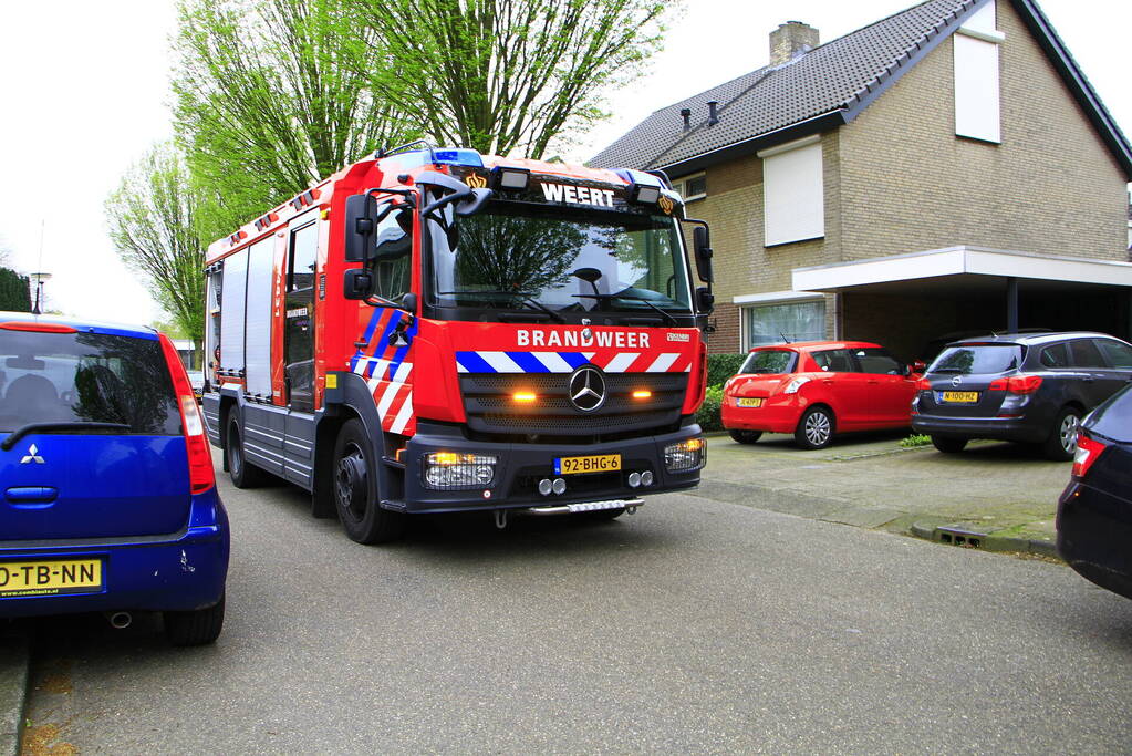 Onderzoek naar mogelijke gaslekkage in tuin