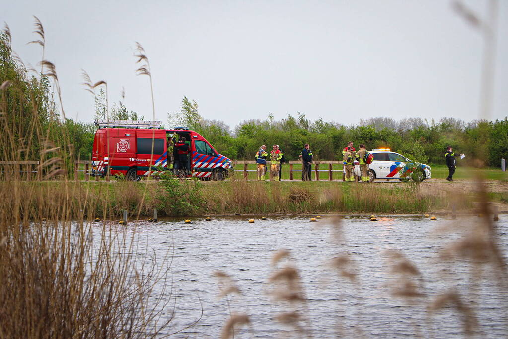 Overleden persoon aangetroffen bij strand