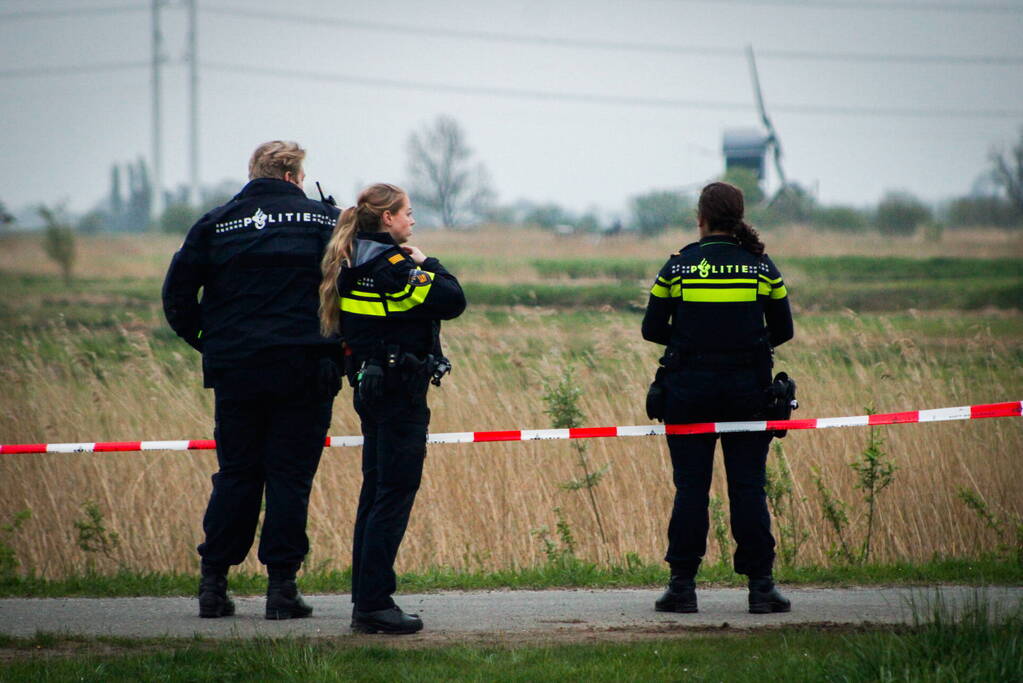 Overleden persoon aangetroffen bij strand